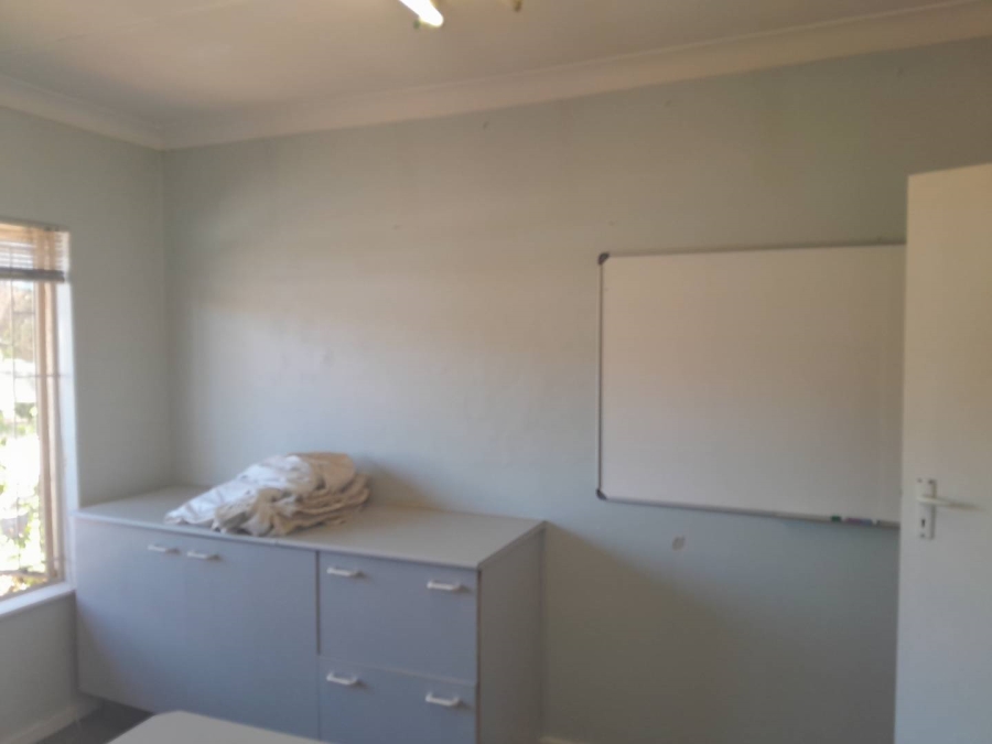 4 Bedroom Property for Sale in Linmeyer Gauteng