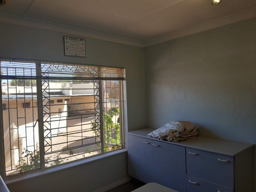 4 Bedroom Property for Sale in Linmeyer Gauteng