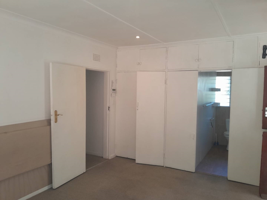 4 Bedroom Property for Sale in Linmeyer Gauteng