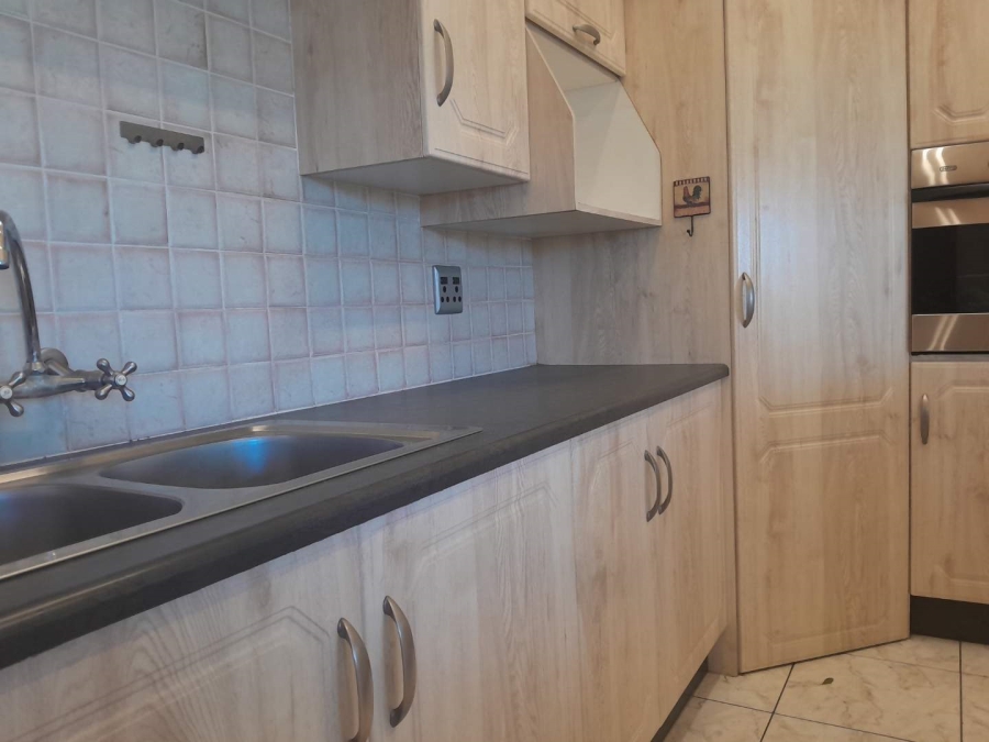 4 Bedroom Property for Sale in Linmeyer Gauteng
