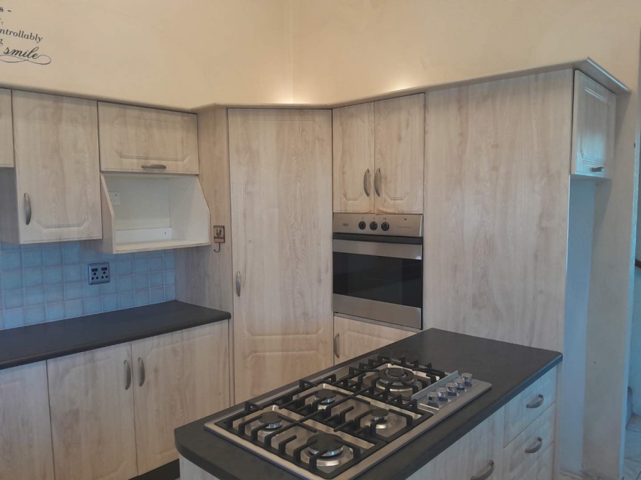 4 Bedroom Property for Sale in Linmeyer Gauteng