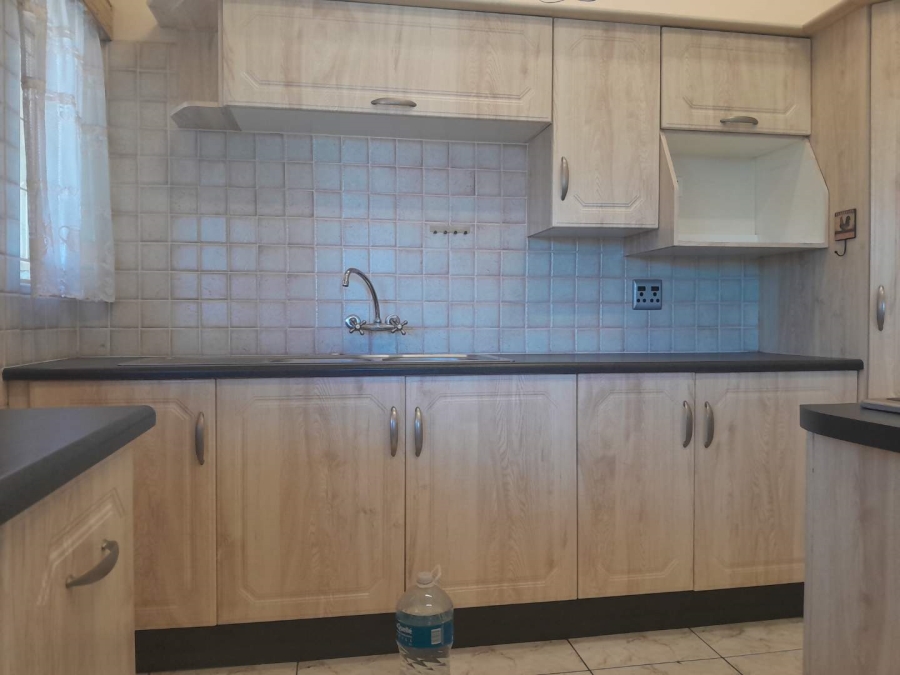 4 Bedroom Property for Sale in Linmeyer Gauteng