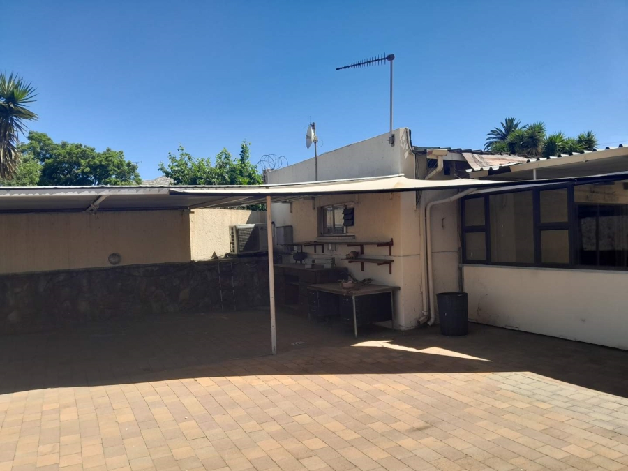 4 Bedroom Property for Sale in Linmeyer Gauteng