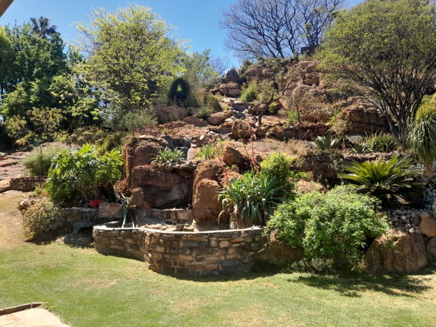 4 Bedroom Property for Sale in Linmeyer Gauteng