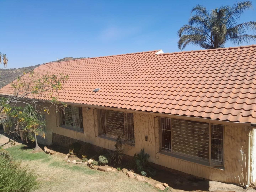4 Bedroom Property for Sale in Linmeyer Gauteng