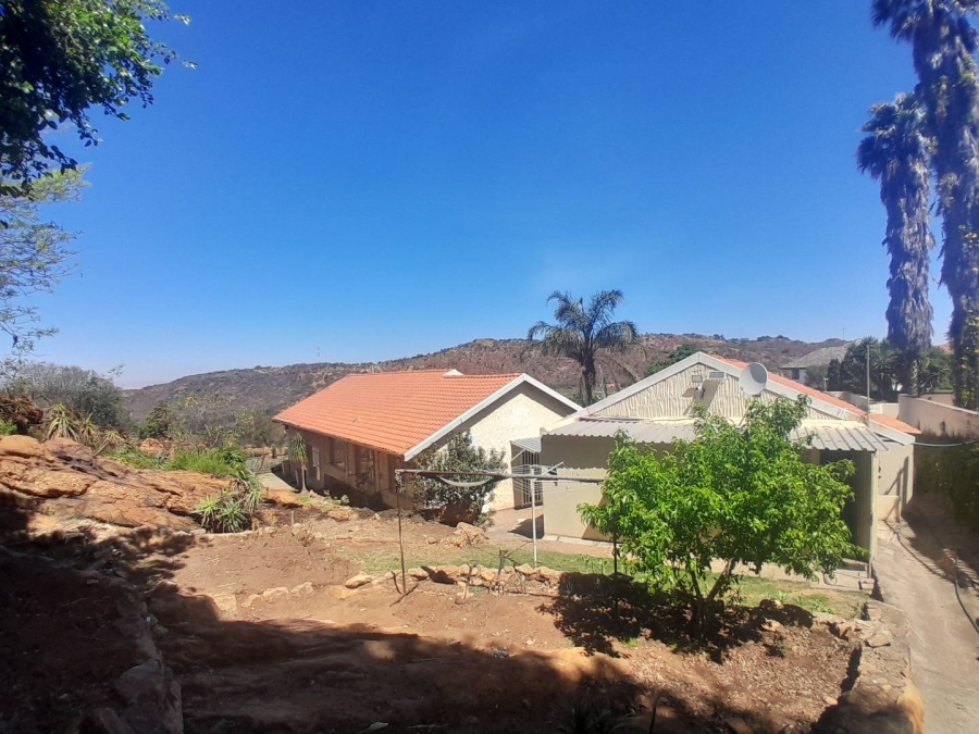 4 Bedroom Property for Sale in Linmeyer Gauteng