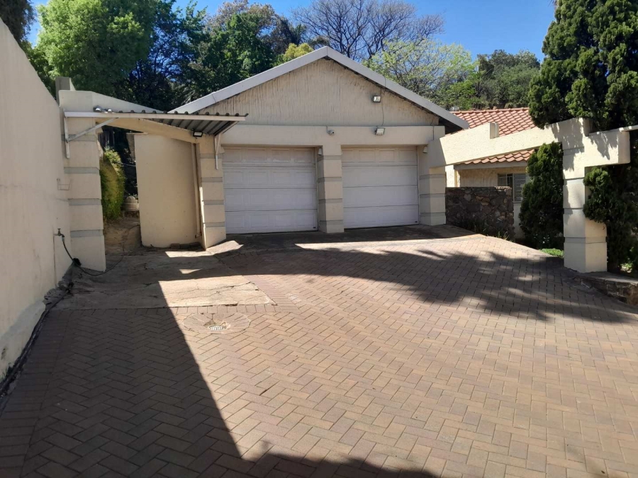 4 Bedroom Property for Sale in Linmeyer Gauteng