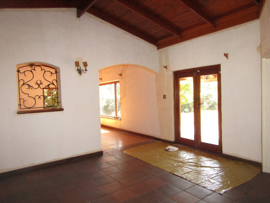 To Let 4 Bedroom Property for Rent in Waverley Gauteng