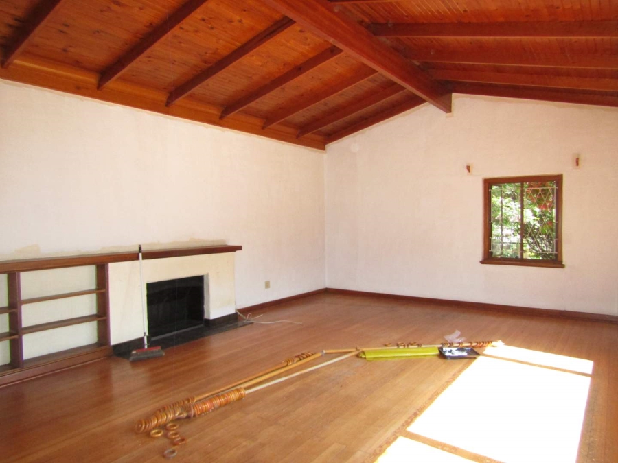 To Let 4 Bedroom Property for Rent in Waverley Gauteng