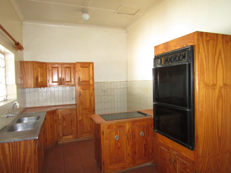 To Let 4 Bedroom Property for Rent in Waverley Gauteng
