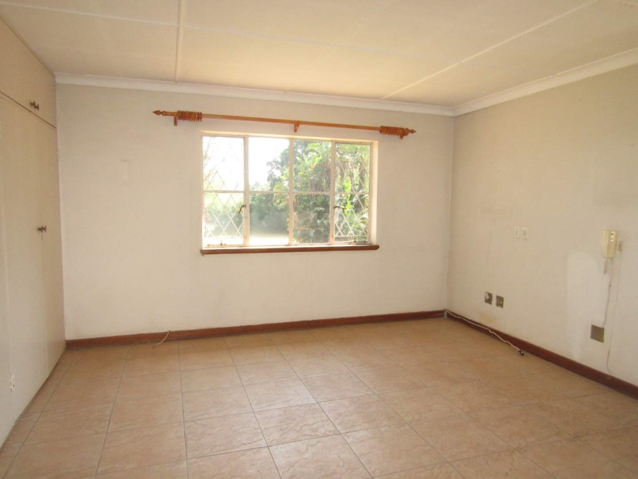 To Let 4 Bedroom Property for Rent in Waverley Gauteng