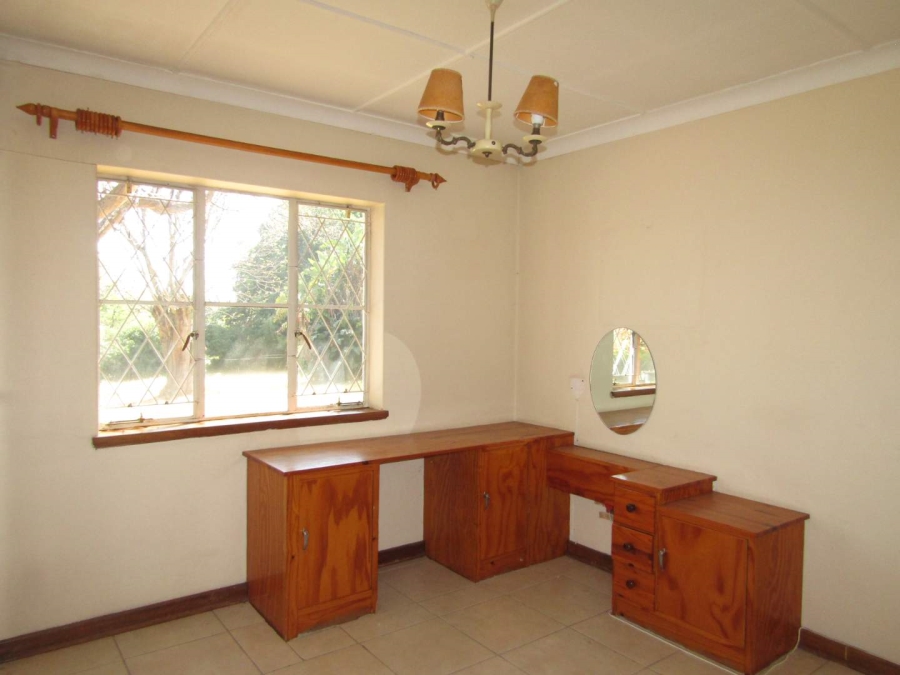 To Let 4 Bedroom Property for Rent in Waverley Gauteng