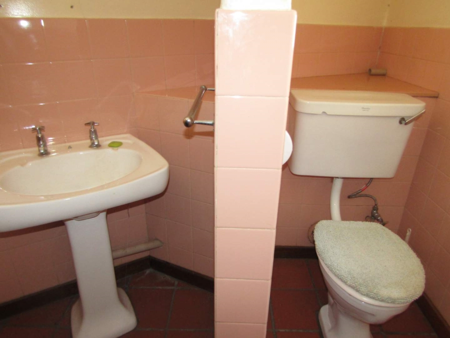 To Let 4 Bedroom Property for Rent in Waverley Gauteng