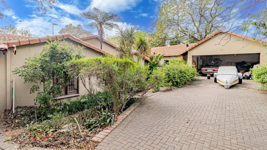 3 Bedroom Property for Sale in Buccleuch Gauteng