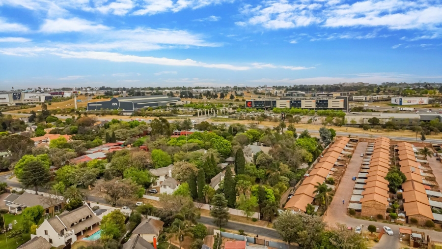 3 Bedroom Property for Sale in Buccleuch Gauteng