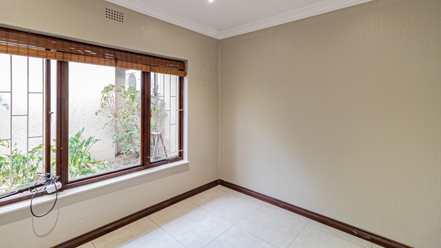 3 Bedroom Property for Sale in Buccleuch Gauteng