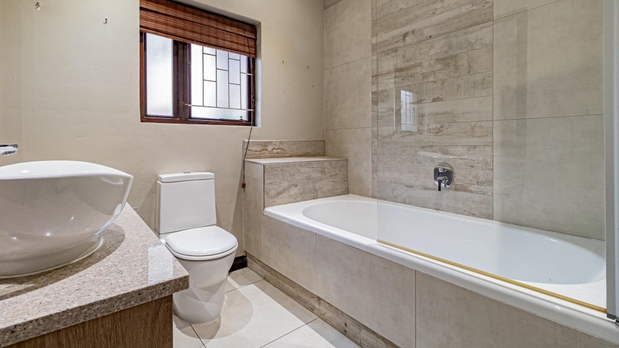 3 Bedroom Property for Sale in Buccleuch Gauteng