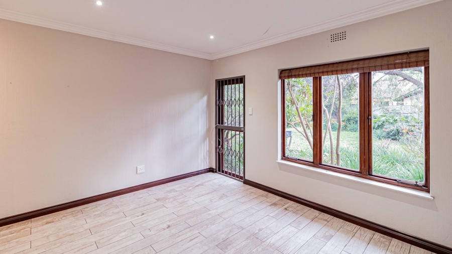 3 Bedroom Property for Sale in Buccleuch Gauteng