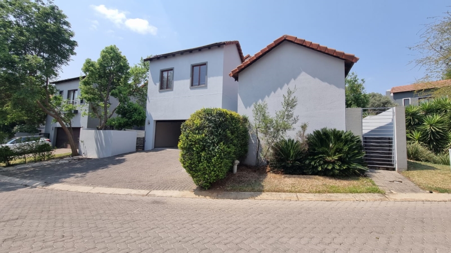 To Let 3 Bedroom Property for Rent in Broadacres Gauteng