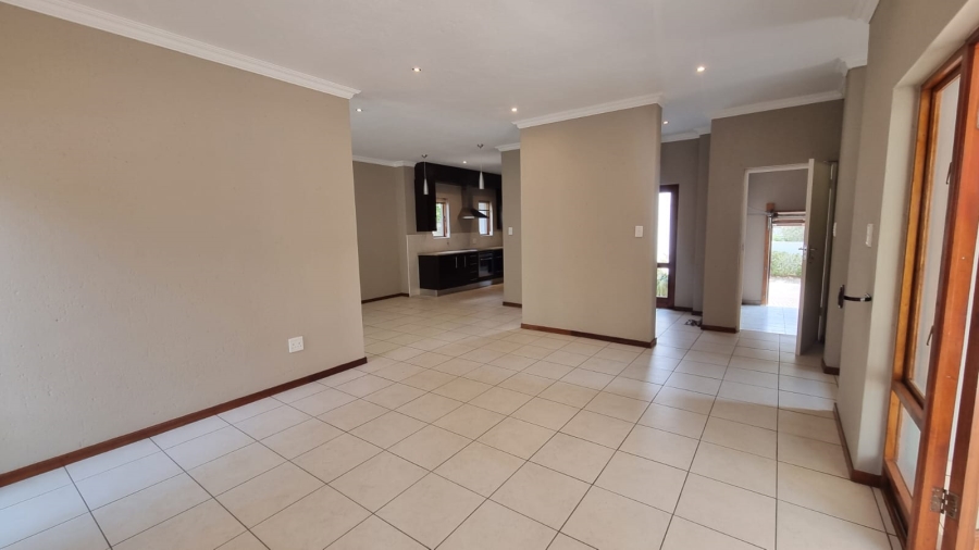 To Let 3 Bedroom Property for Rent in Broadacres Gauteng