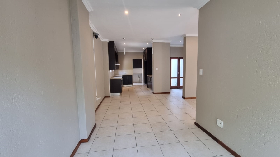 To Let 3 Bedroom Property for Rent in Broadacres Gauteng