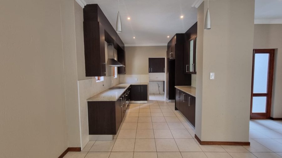 To Let 3 Bedroom Property for Rent in Broadacres Gauteng
