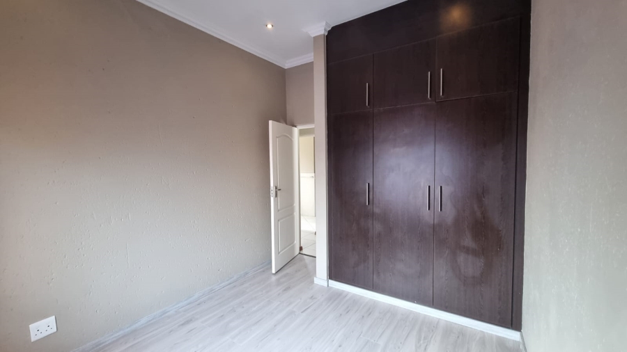 To Let 3 Bedroom Property for Rent in Broadacres Gauteng