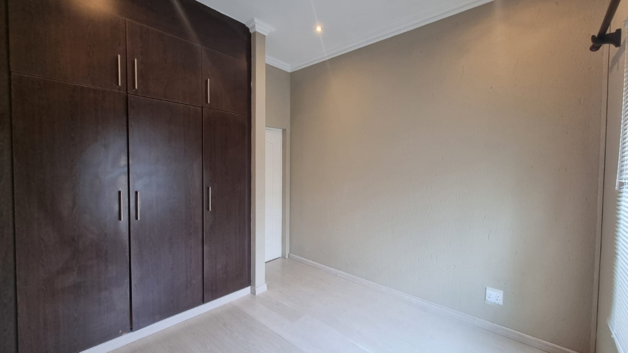 To Let 3 Bedroom Property for Rent in Broadacres Gauteng