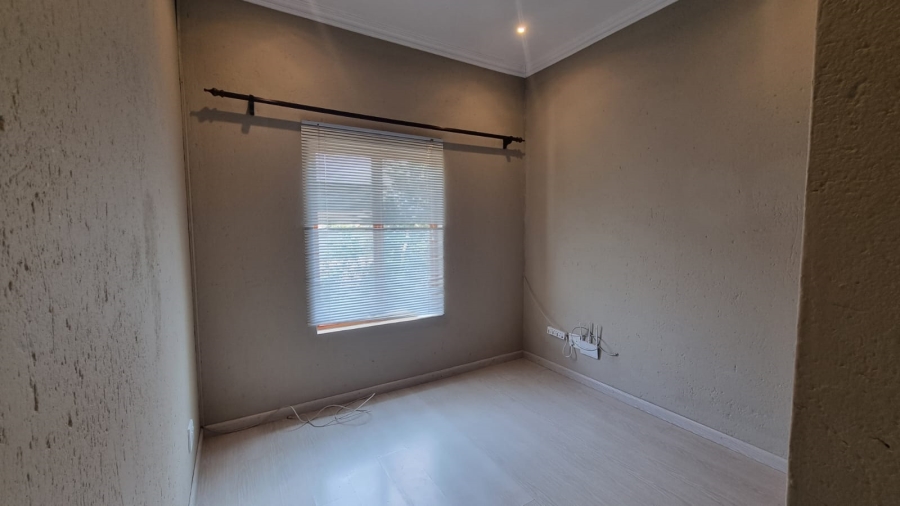 To Let 3 Bedroom Property for Rent in Broadacres Gauteng