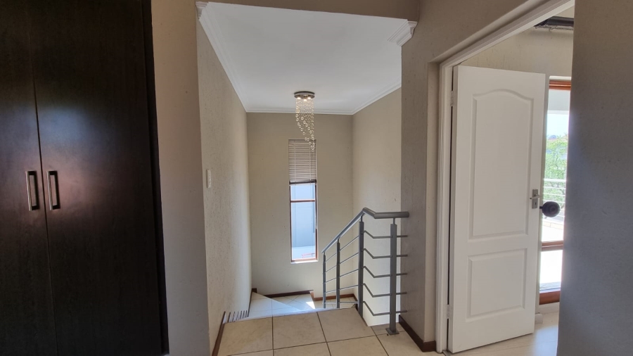 To Let 3 Bedroom Property for Rent in Broadacres Gauteng