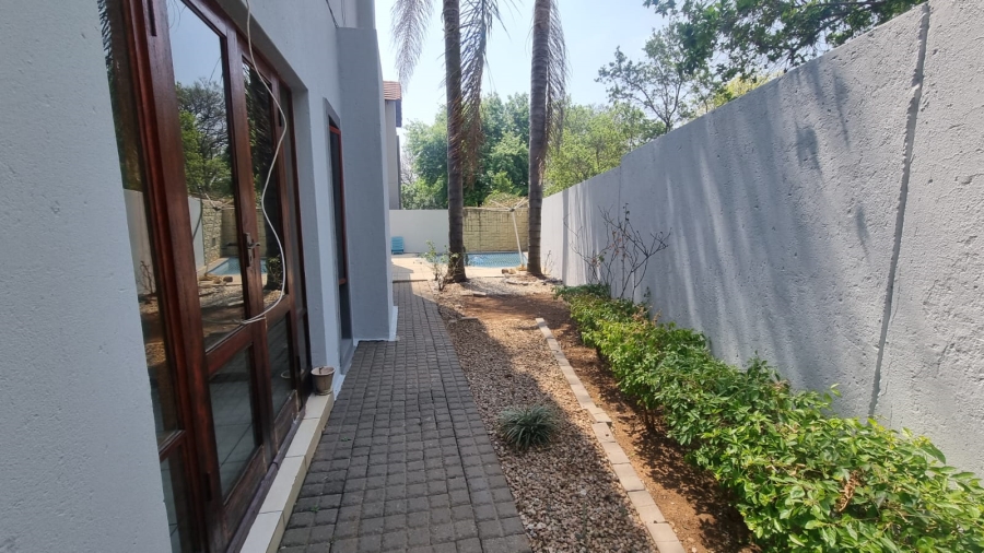 To Let 3 Bedroom Property for Rent in Broadacres Gauteng