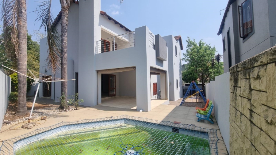 To Let 3 Bedroom Property for Rent in Broadacres Gauteng