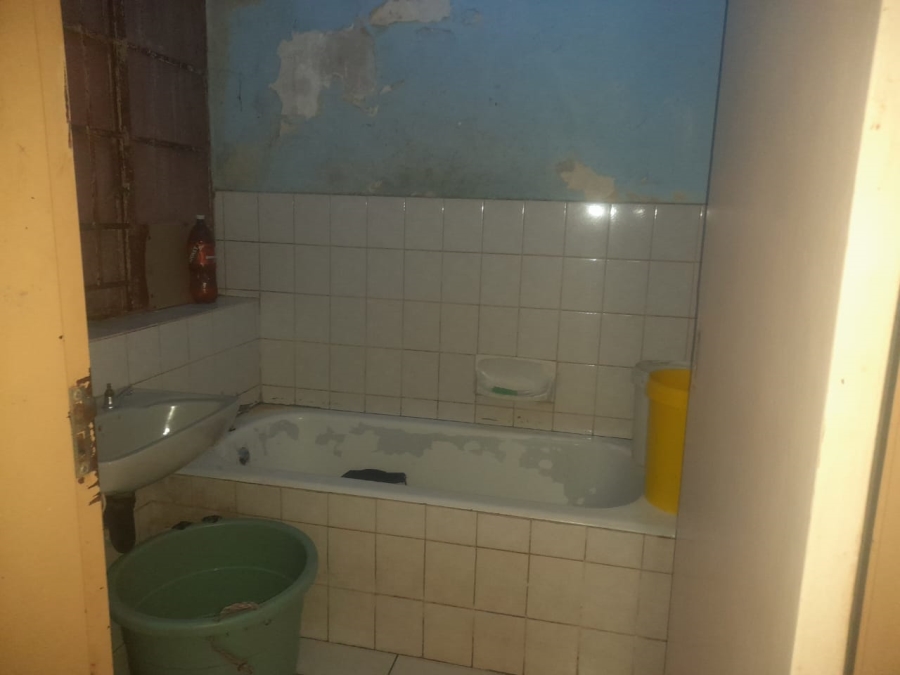 1 Bedroom Property for Sale in Yeoville Gauteng