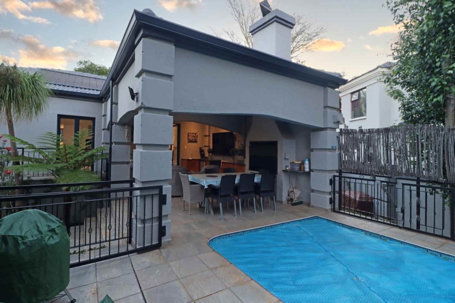 3 Bedroom Property for Sale in Featherbrooke Estate Gauteng