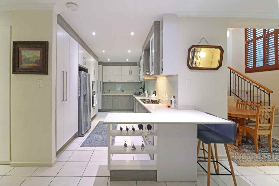 3 Bedroom Property for Sale in Featherbrooke Estate Gauteng