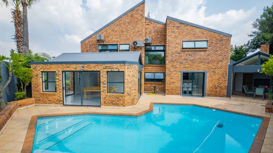 6 Bedroom Property for Sale in Moreleta Park Gauteng