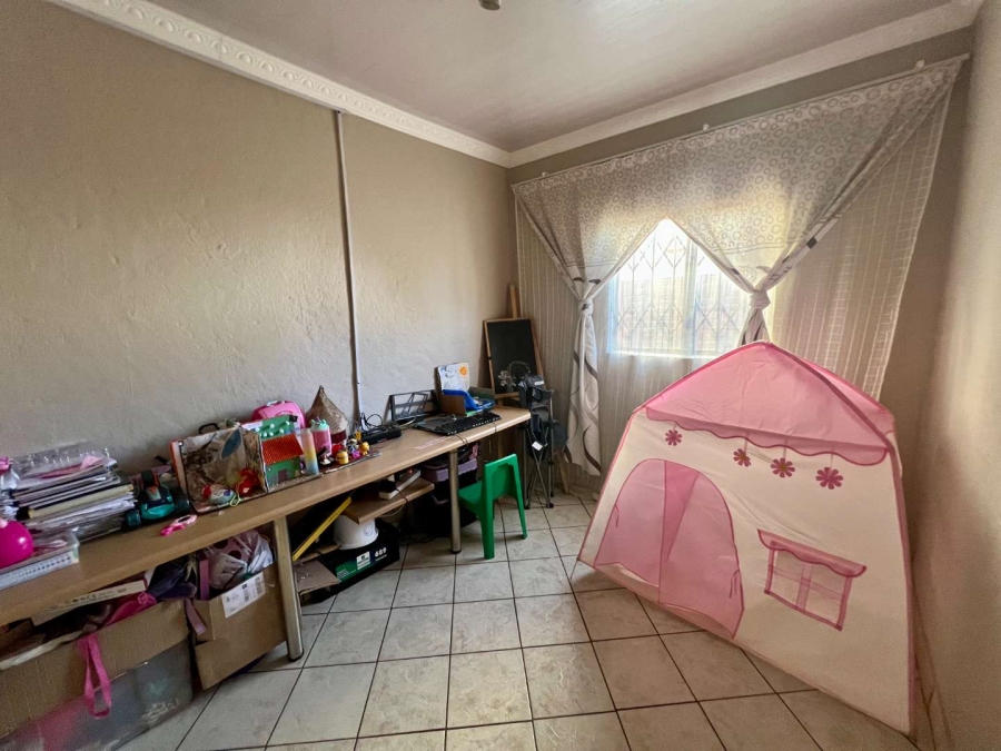 To Let 3 Bedroom Property for Rent in Witpoortjie Gauteng