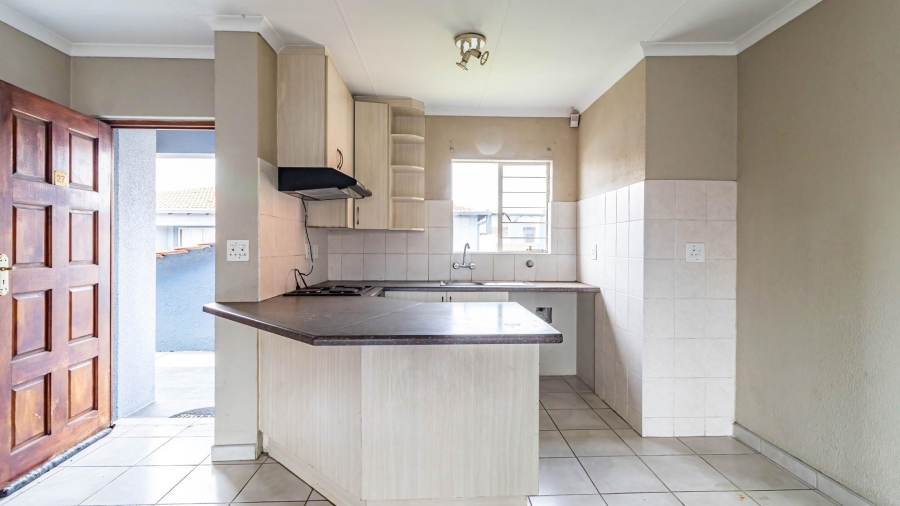 2 Bedroom Property for Sale in Terenure Gauteng