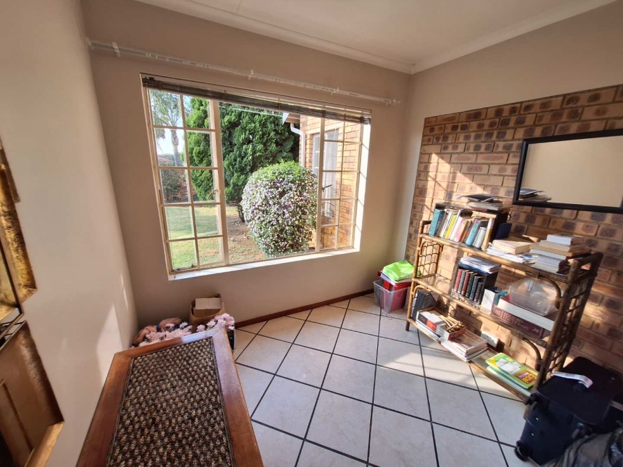 To Let 3 Bedroom Property for Rent in Radiokop Gauteng