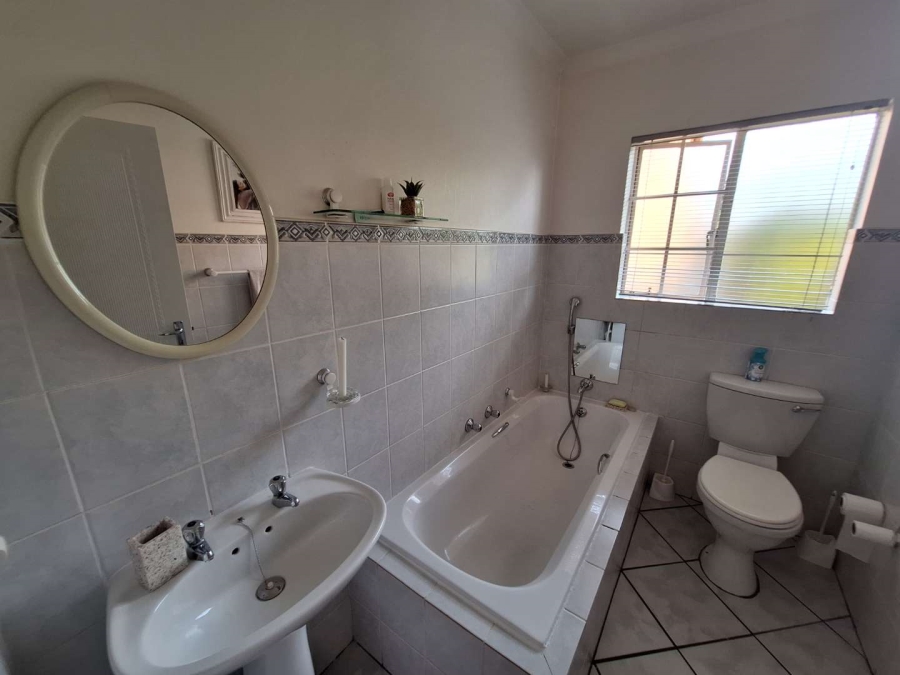 To Let 3 Bedroom Property for Rent in Radiokop Gauteng