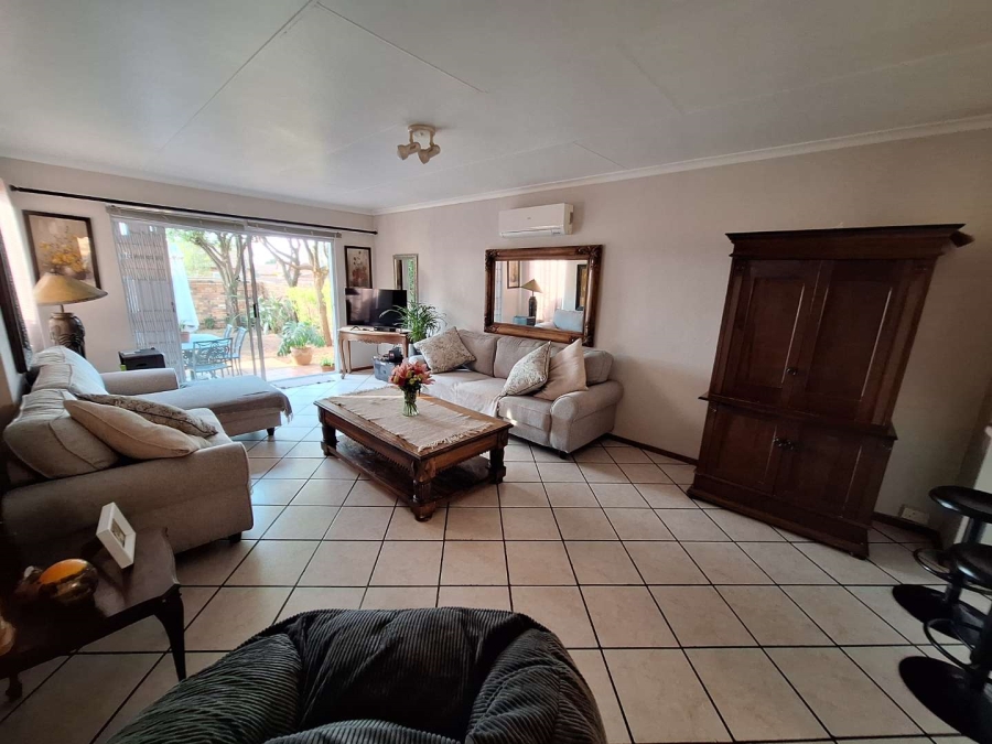 To Let 3 Bedroom Property for Rent in Radiokop Gauteng