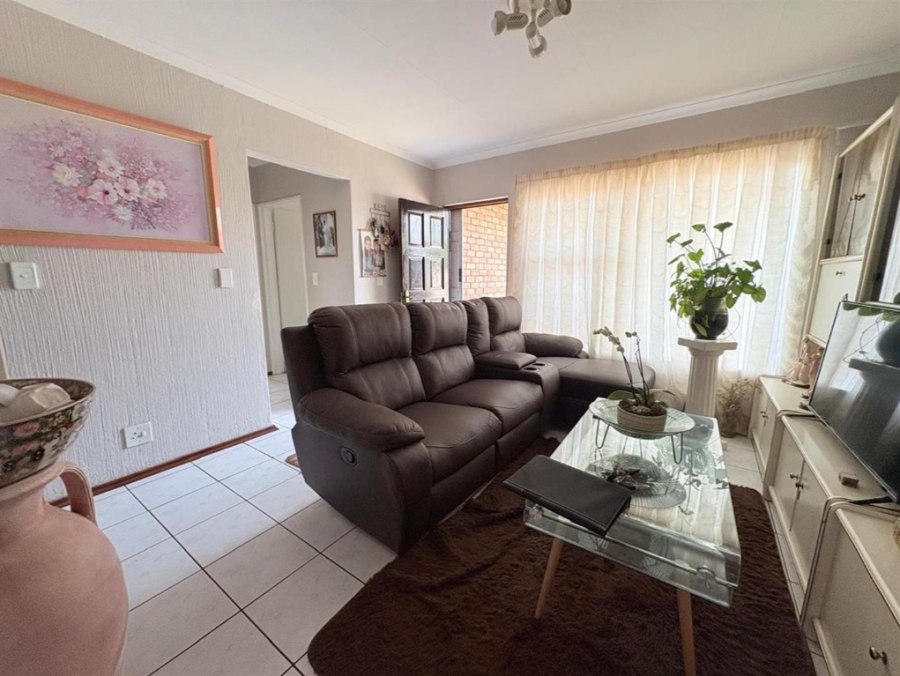2 Bedroom Property for Sale in Meyersdal Gauteng