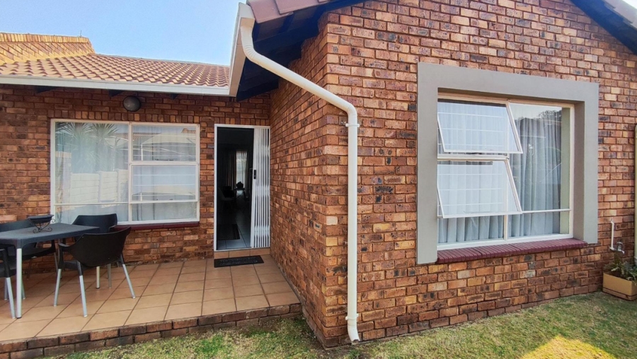 2 Bedroom Property for Sale in Meyersdal Gauteng