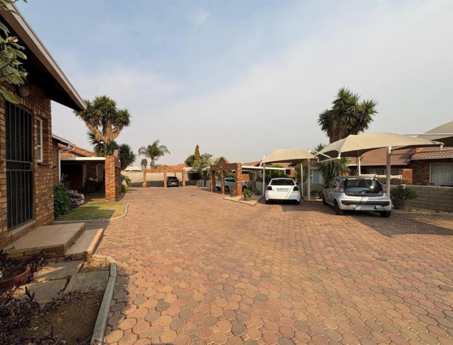 2 Bedroom Property for Sale in Meyersdal Gauteng