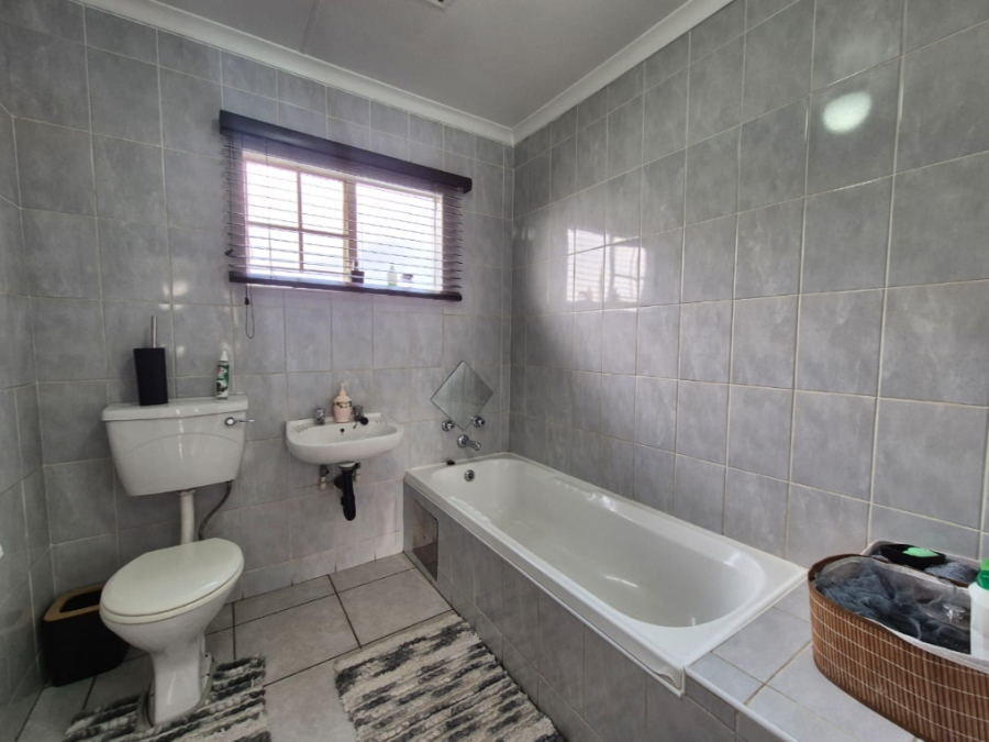 2 Bedroom Property for Sale in Meyersdal Gauteng