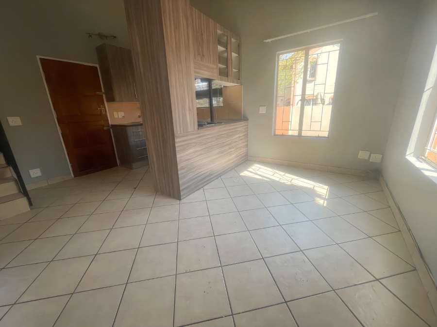 To Let 2 Bedroom Property for Rent in Birch Acres Gauteng