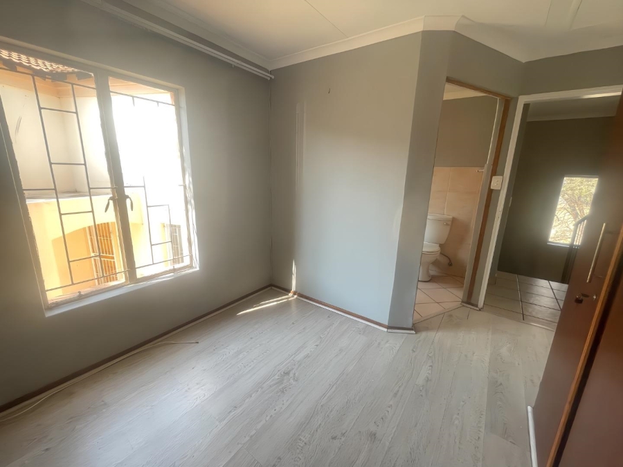 To Let 2 Bedroom Property for Rent in Birch Acres Gauteng
