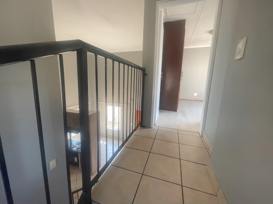 To Let 2 Bedroom Property for Rent in Birch Acres Gauteng