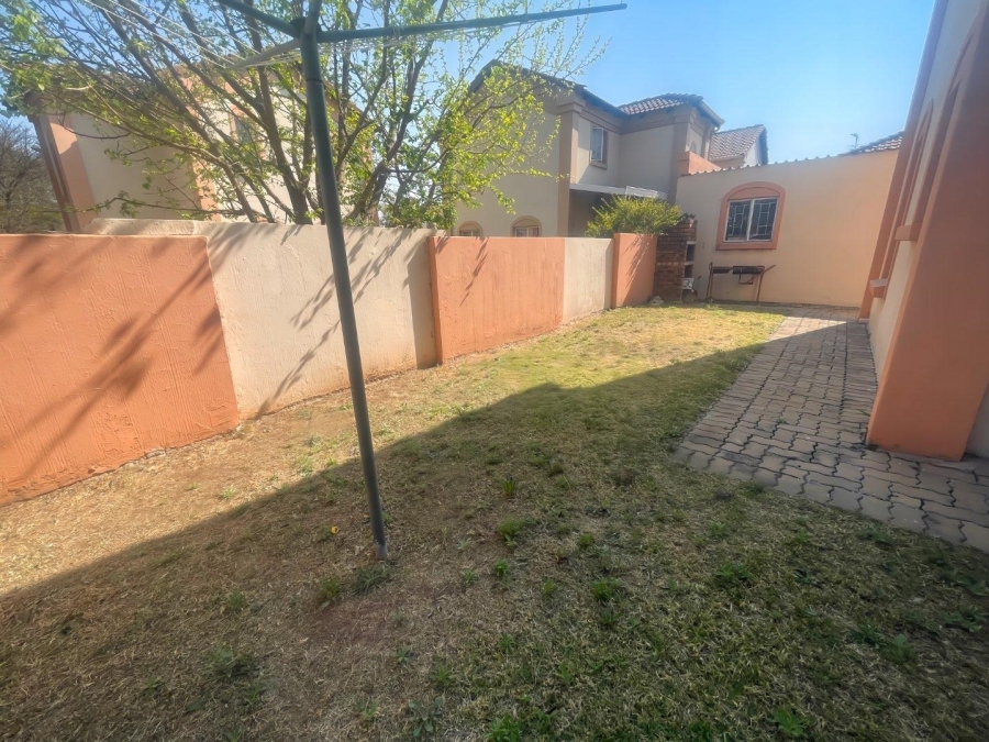 To Let 2 Bedroom Property for Rent in Birch Acres Gauteng