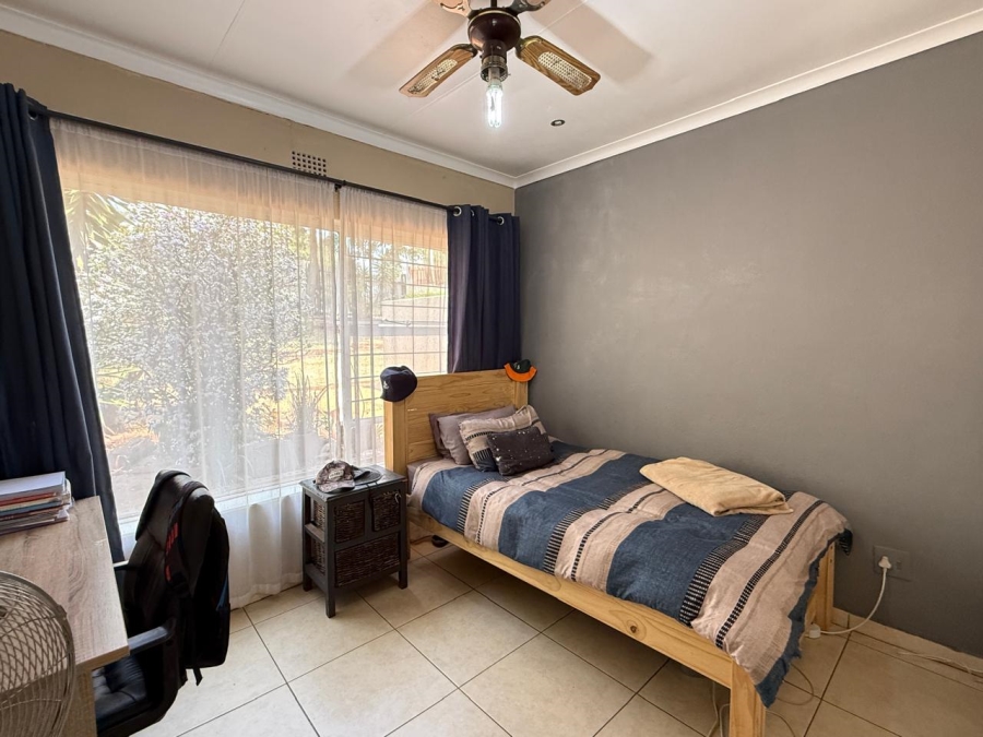 3 Bedroom Property for Sale in Roodekrans Gauteng
